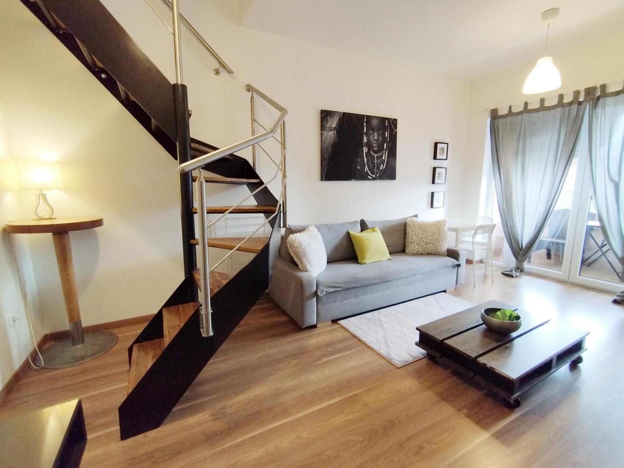 Apartment Cozy Rooftop With Balcony
