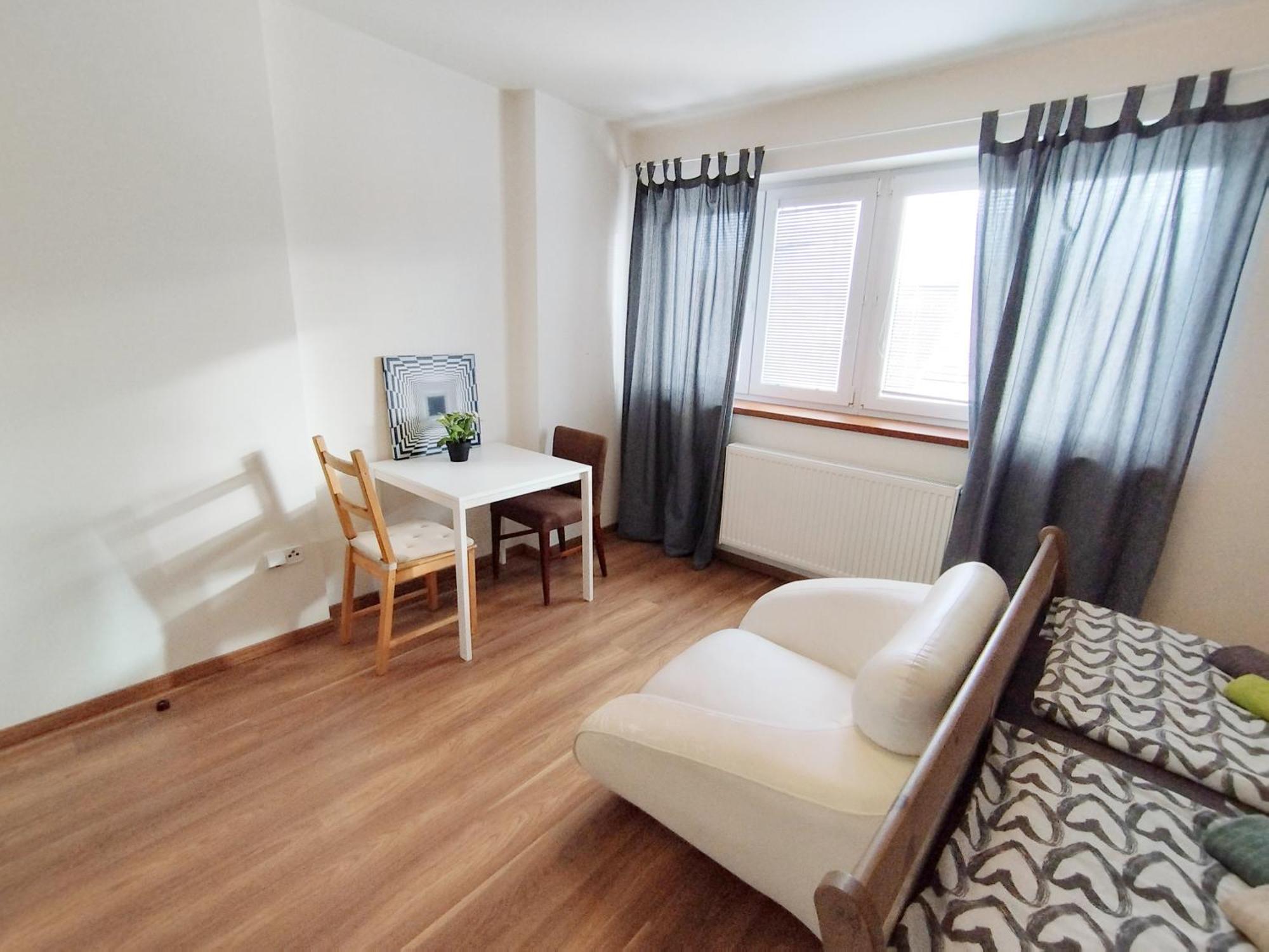 Apartment Cozy Rooftop With Balcony *